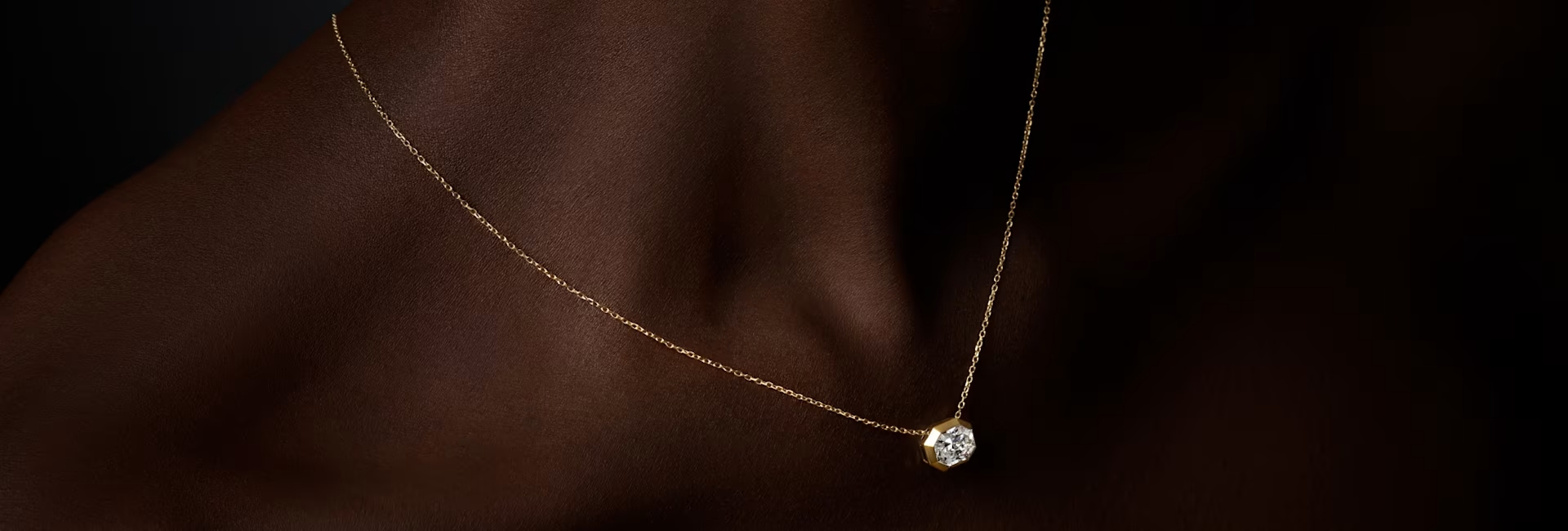Swarovski laboratuvarda oluşturulan elmas kolye